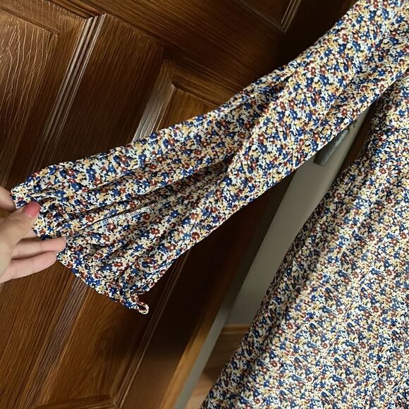 Floral Bohemian Dress with Sleeves! - Picture 2 of 10